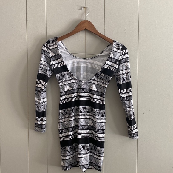 American Apparel printed body con dress with low back - Picture 3 of 5